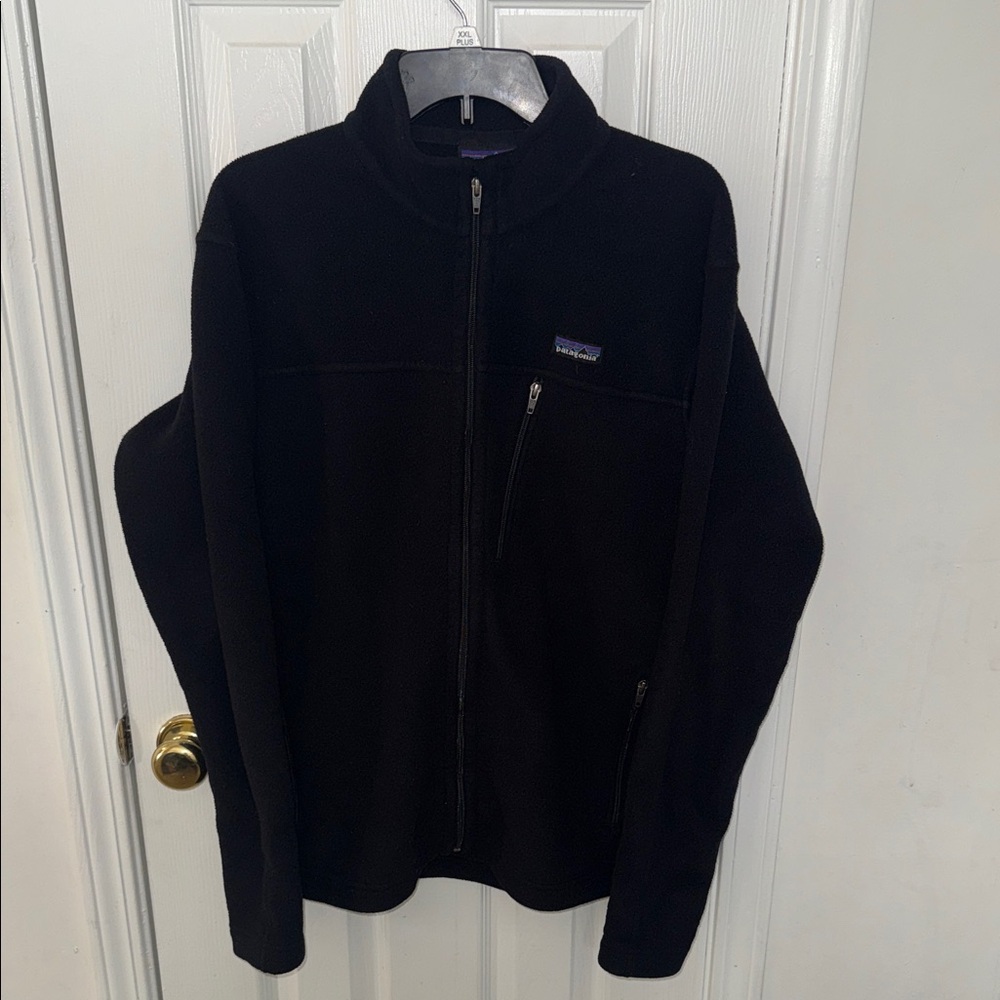 Patagonia Men’s Black Zip-Up Fleece Jacket